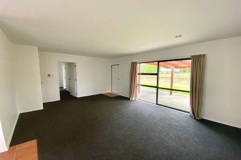 Photo of property in 186 Henderson Valley Road, Henderson, Auckland, 0612