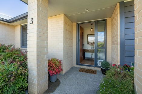 Photo of property in 3 Hereford Drive, Carterton, 5713