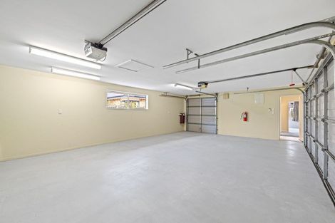 Photo of property in 64 Willowview Drive, Redwood, Christchurch, 8051