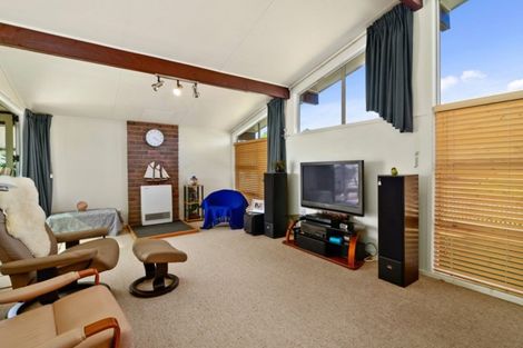 Photo of property in 32 Rewarewa Street, Owhata, Rotorua, 3010