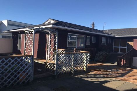 Photo of property in 8 Heaton Grove, Chatswood, Auckland, 0626