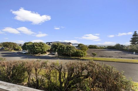 Photo of property in 3 Ara Kuaka, Waikanae Beach, Waikanae, 5036