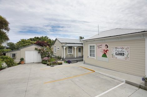 Photo of property in 89 Bridge Street, Bulls, 4818