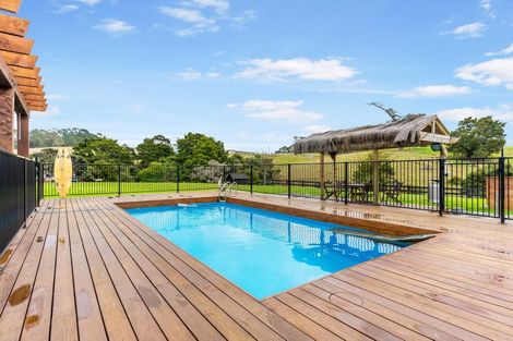 Photo of property in 104 Foster Road, Kumeu, 0891