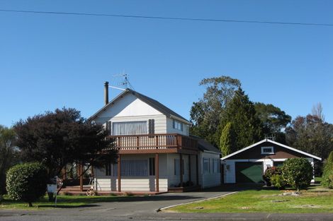Photo of property in 22 Melville Street, Waipawa, 4210