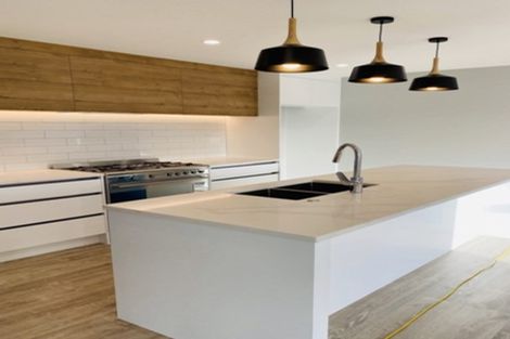 Photo of property in 125 Godfrey Drive, Orewa, 0931