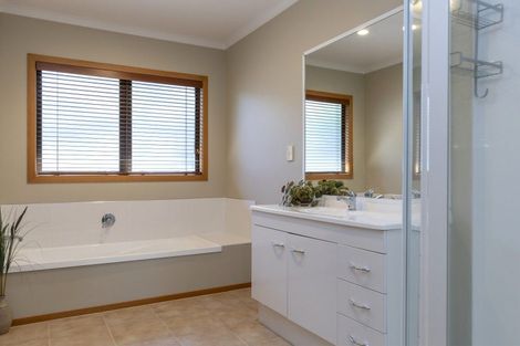 Photo of property in 1/82 Taupo View Road, Taupo, 3330
