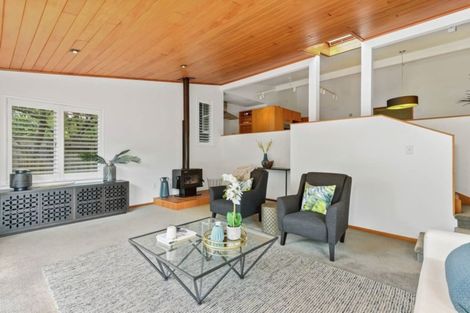 Photo of property in 12 Grove Lane, Kelvin Heights, Queenstown, 9300