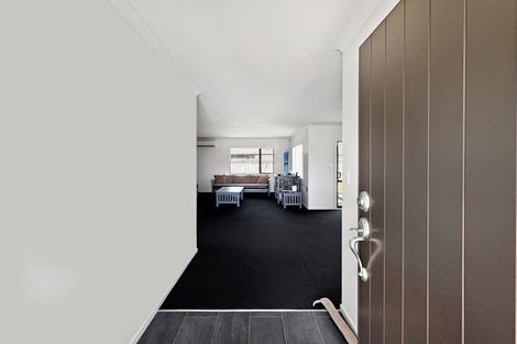 Photo of property in 25 Waikai Close, Ruakura, Hamilton, 3214