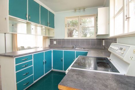 Photo of property in 27 Mokau Place, Terrace End, Palmerston North, 4410