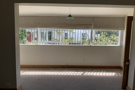 Photo of property in 4 Batham Drive, Mount Victoria, Wellington, 6011