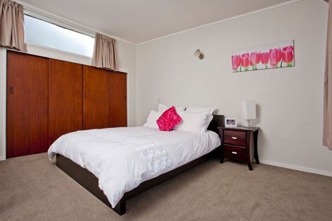 Photo of property in 2/175 Birkenhead Avenue, Birkenhead, Auckland, 0626