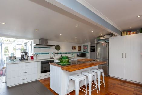 Photo of property in 56 Poplar Avenue, Raumati South, Paraparaumu, 5032