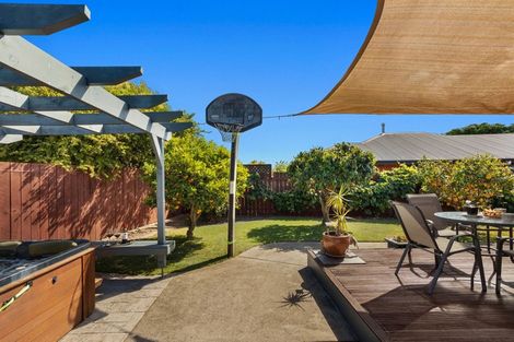 Photo of property in 15 Edgewater Grove, Whakatane, 3120