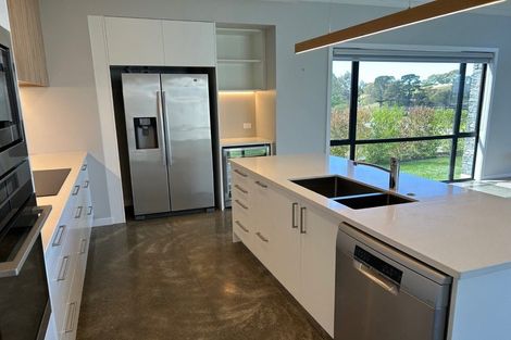 Photo of property in 75 Oak Road, Poraiti, Napier, 4112