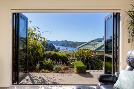 Photo of property in 30 Harbour View Heights, Picton, 7220