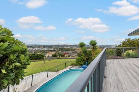 Photo of property in 93 Anzac Road, Pukekohe, 2120