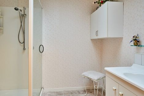 Photo of property in 102 Oxford Street, Tawa, Wellington, 5028