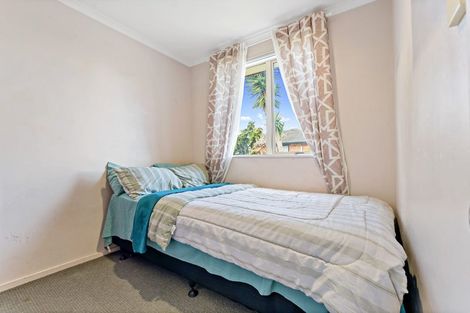 Photo of property in 13 Piriti Place, Weymouth, Auckland, 2103