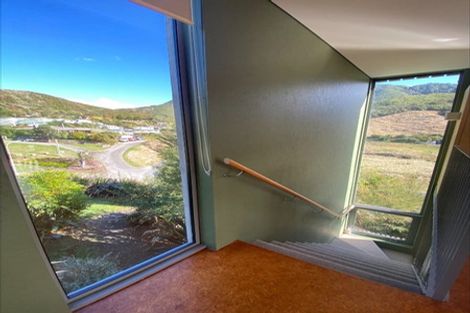 Photo of property in 16a Cornwall Street, Picton, 7220