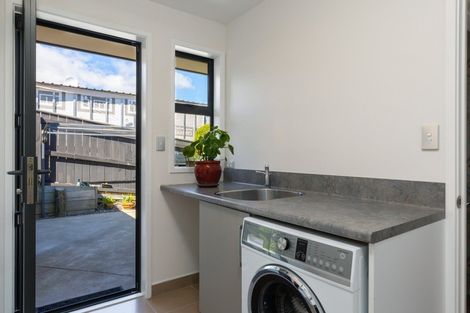 Photo of property in 27 Glentui Place, Waikawa, Picton, 7220