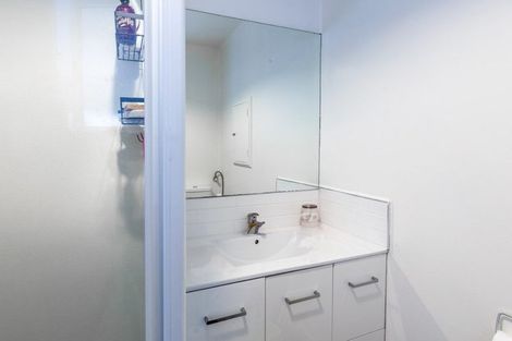 Photo of property in 17 Hutchinson Avenue, New Lynn, Auckland, 0600