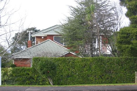 Photo of property in 1/96 Lincoln Park Avenue, Massey, Auckland, 0614