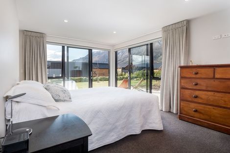 Photo of property in 9 Glenfiddich Road, Jacks Point, Queenstown, 9371
