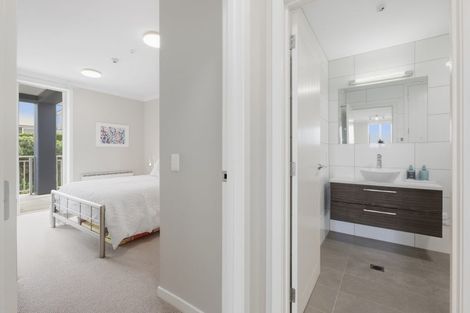 Photo of property in 76 Rewa Rewa Lane, Orewa, 0931