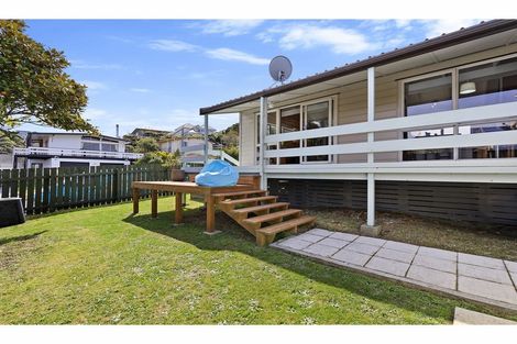 Photo of property in 8 Chestnut Grove, Maungaraki, Lower Hutt, 5010