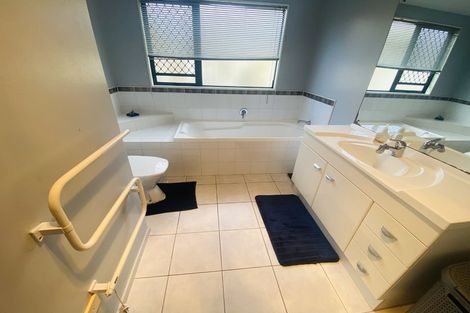 Photo of property in 47 Wayne Francis Drive, East Tamaki, Auckland, 2016
