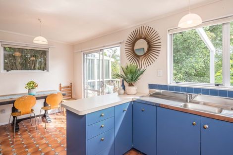 Photo of property in 11 Karaka Grove, Raumati Beach, Paraparaumu, 5032