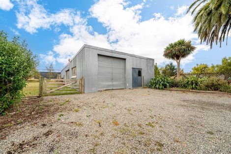 Photo of property in 72 Timaru Road, Waimate, 7924