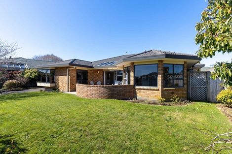 Photo of property in 5 Karina Road, Merrilands, New Plymouth, 4312