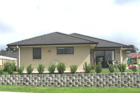 Photo of property in 30 Lake Panorama Drive, Henderson, Auckland, 0612