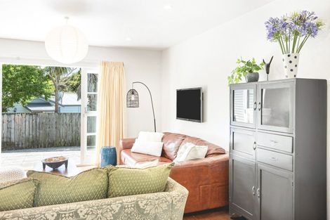 Photo of property in 37 Haruru Falls Road, Haruru, 0204