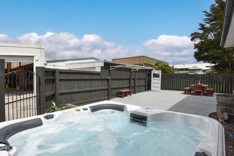 Photo of property in 11 Russell Road, Fairy Springs, Rotorua, 3015