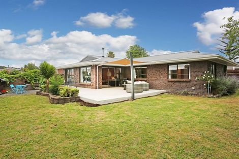 Photo of property in 1 Heron Place, Waiuku, 2123