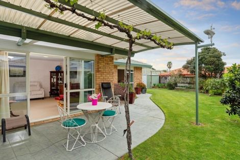 Photo of property in 82 Santa Monica Drive, Papamoa Beach, Papamoa, 3118
