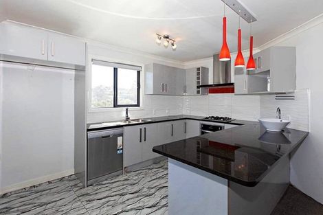 Photo of property in 18 Jamaica Place, Blockhouse Bay, Auckland, 0600