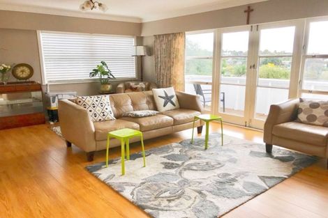 Photo of property in 117 Forrest Hill Road, Forrest Hill, Auckland, 0620