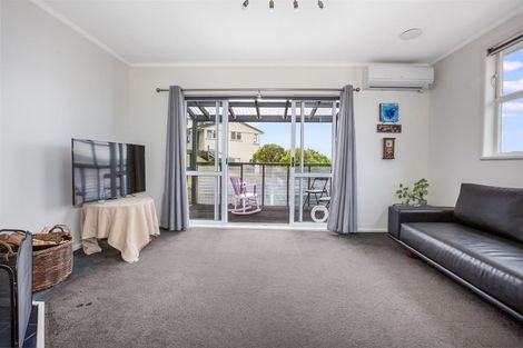 Photo of property in 18 Waiho Terrace, Elsdon, Porirua, 5022