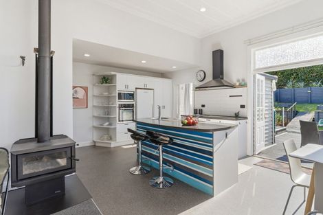 Photo of property in 53 Argyle Street, Mornington, Dunedin, 9011