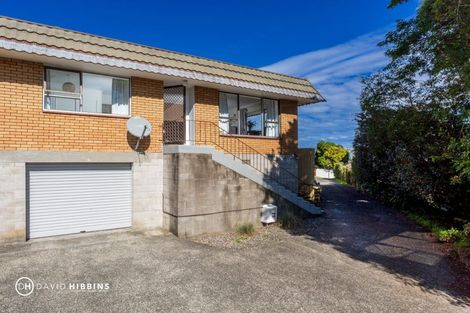 Photo of property in 1/9 Lancelot Place, Glenfield, Auckland, 0629
