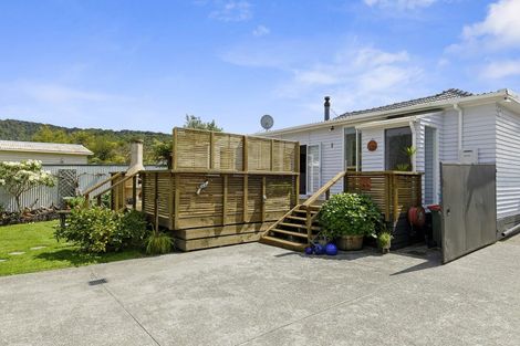 Photo of property in 17 Burden Avenue, Wainuiomata, Lower Hutt, 5014