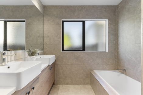 Photo of property in 1a Eaglen Place, Howick, Auckland, 2010