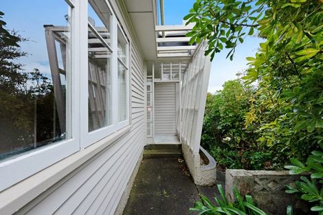 Photo of property in 46 Miles Crescent, Newlands, Wellington, 6037