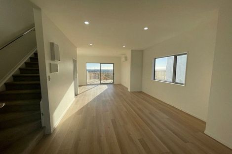 Photo of property in 15a Crestview Rise, Papakura, 2110