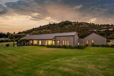 Photo of property in 4 Hidden Hills Drive, Wanaka, 9305