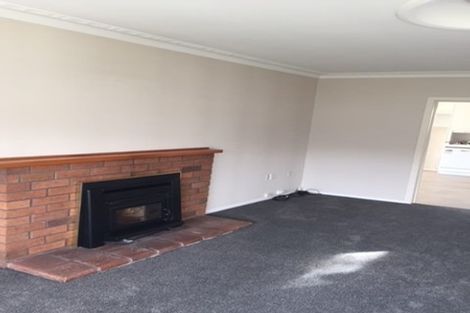 Photo of property in 17 School Road, Riverhead, 0820